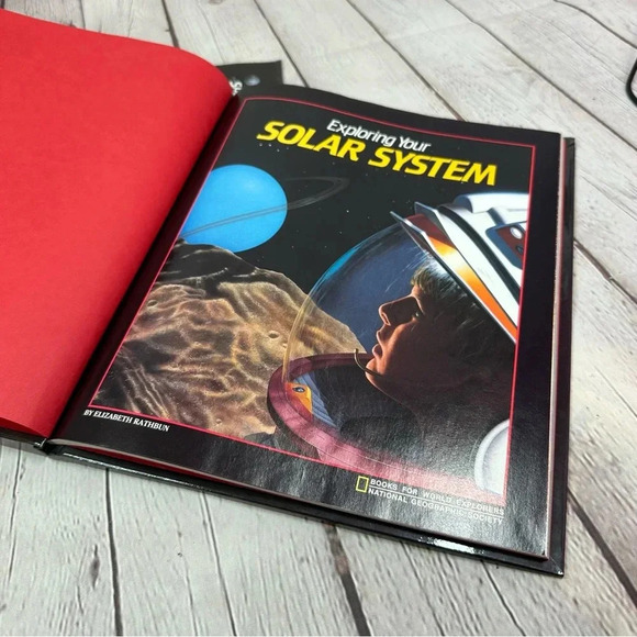 vintage children's exploring your solar system book national geographic 1989 - Picture 3 of 5